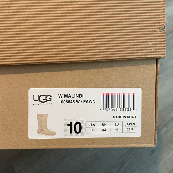 UGG Boots - Picture 7 of 11